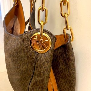 NEW Michael Kors Fulton bag. Estate Sale